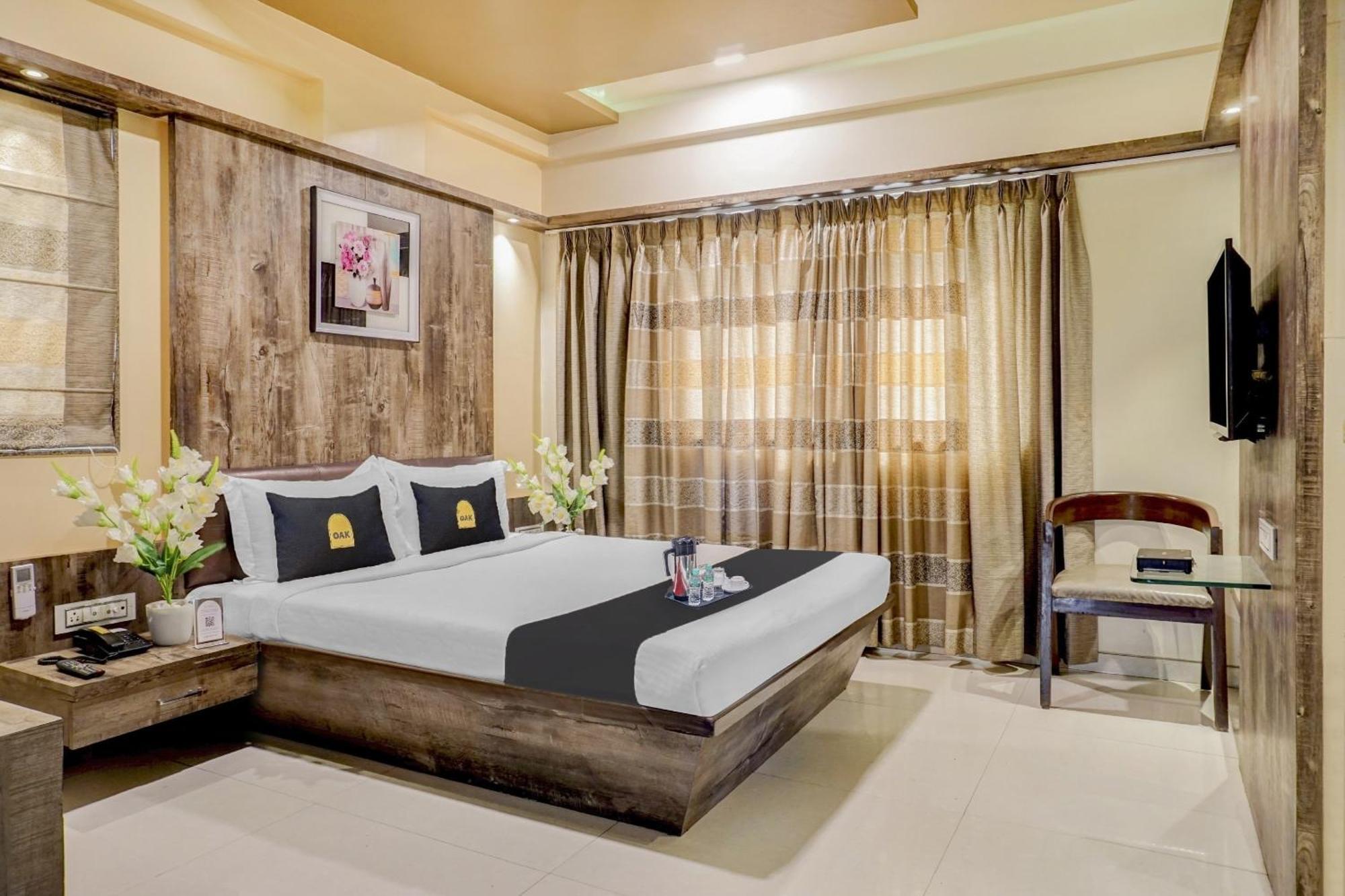 Townhouse Oak Regal Inn Near Sant Tukaram Nagar Metro Station Pimpri-Chinchwad Экстерьер фото